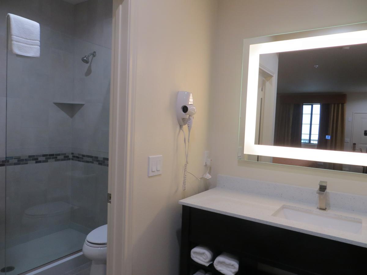 Scottish Inn And Suites Кейти Экстерьер фото